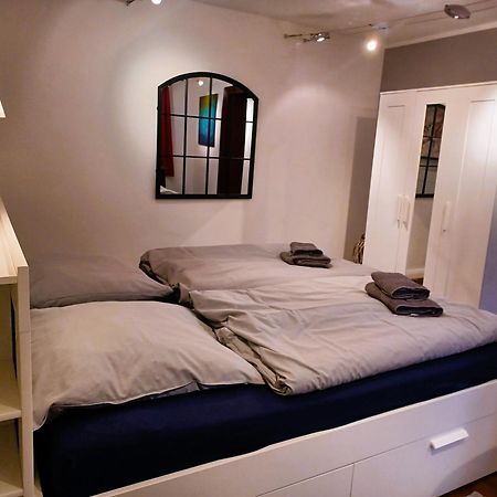 Kleine Galerie Apartment Fuer 3 Mit Kueche Kamin Netflix Parken Und Hofladen Steinhofel Bagian luar foto