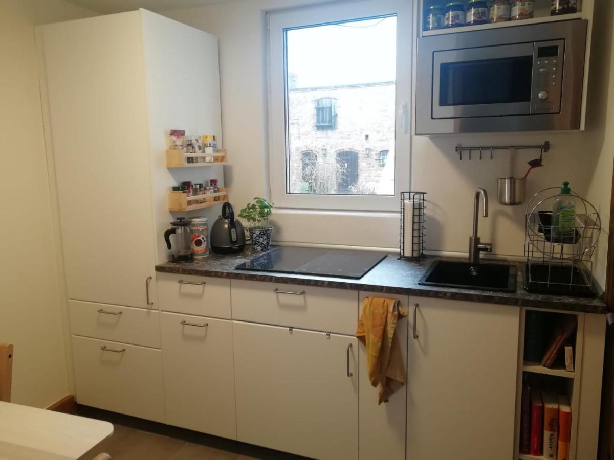 Kleine Galerie Apartment Fuer 3 Mit Kueche Kamin Netflix Parken Und Hofladen Steinhofel Bagian luar foto