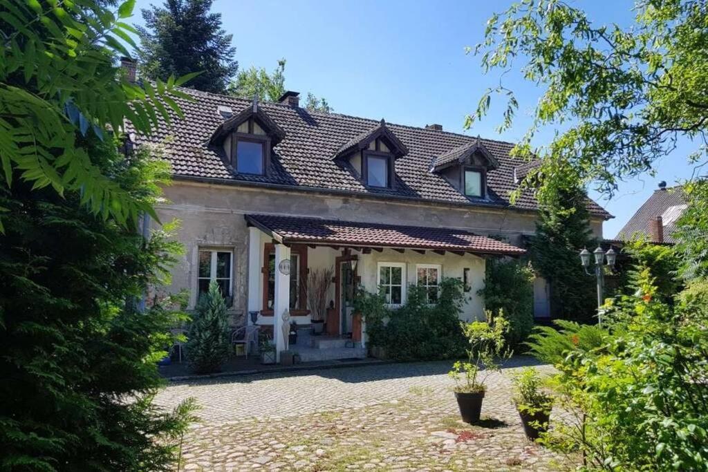 Kleine Galerie Apartment Fuer 3 Mit Kueche Kamin Netflix Parken Und Hofladen Steinhofel Bagian luar foto