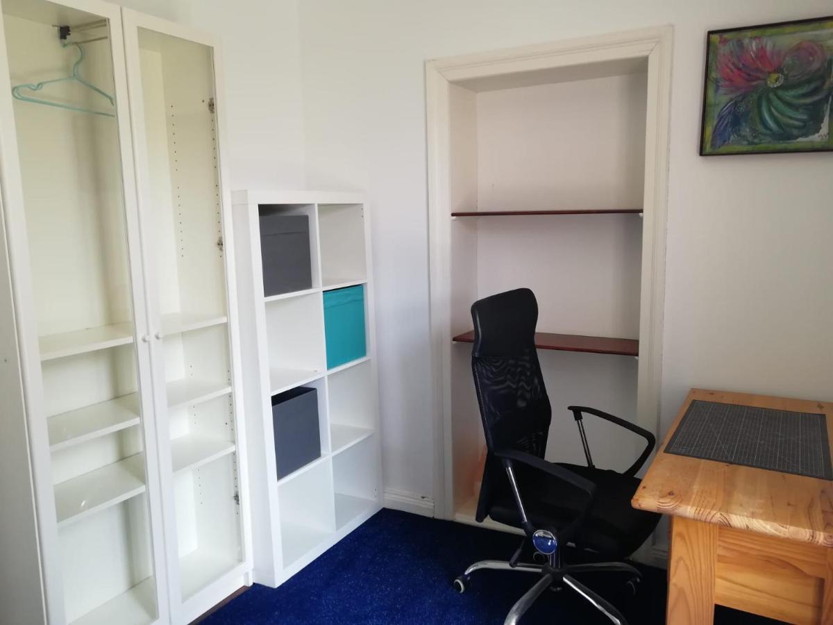 Kleine Galerie Apartment Fuer 3 Mit Kueche Kamin Netflix Parken Und Hofladen Steinhofel Bagian luar foto