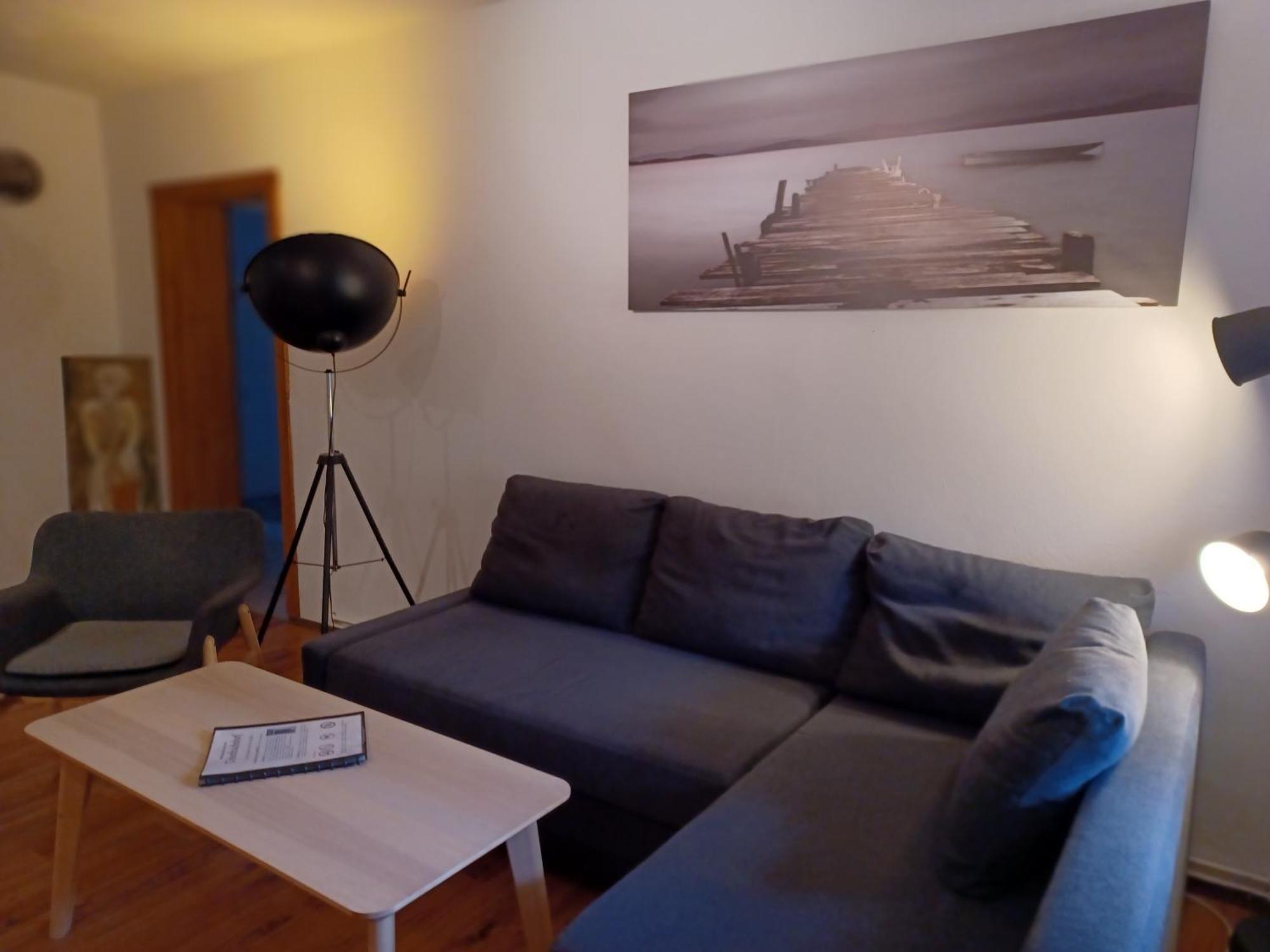 Kleine Galerie Apartment Fuer 3 Mit Kueche Kamin Netflix Parken Und Hofladen Steinhofel Bagian luar foto